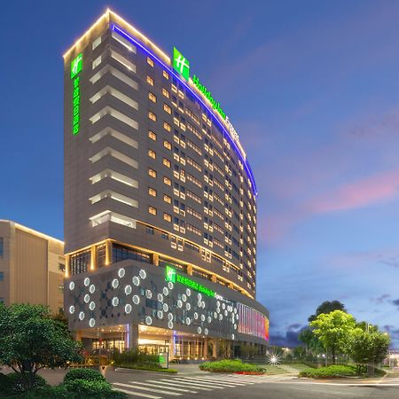 Holiday Inn Express Chongqing Airport Zone By Ihg Екстер'єр фото