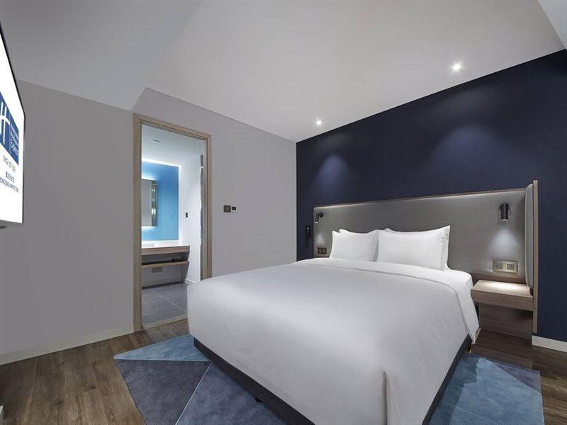 Holiday Inn Express Chongqing Airport Zone By Ihg Екстер'єр фото
