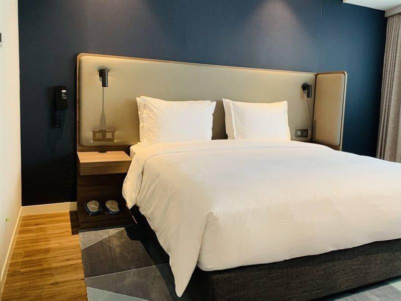 Holiday Inn Express Chongqing Airport Zone By Ihg Екстер'єр фото
